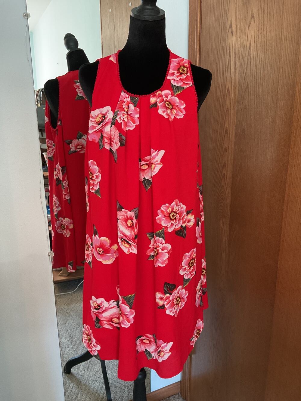 Umgee Red Floral Lined Sleeveless Swing Dress M High Neck Keyhole Boho Tunic Top